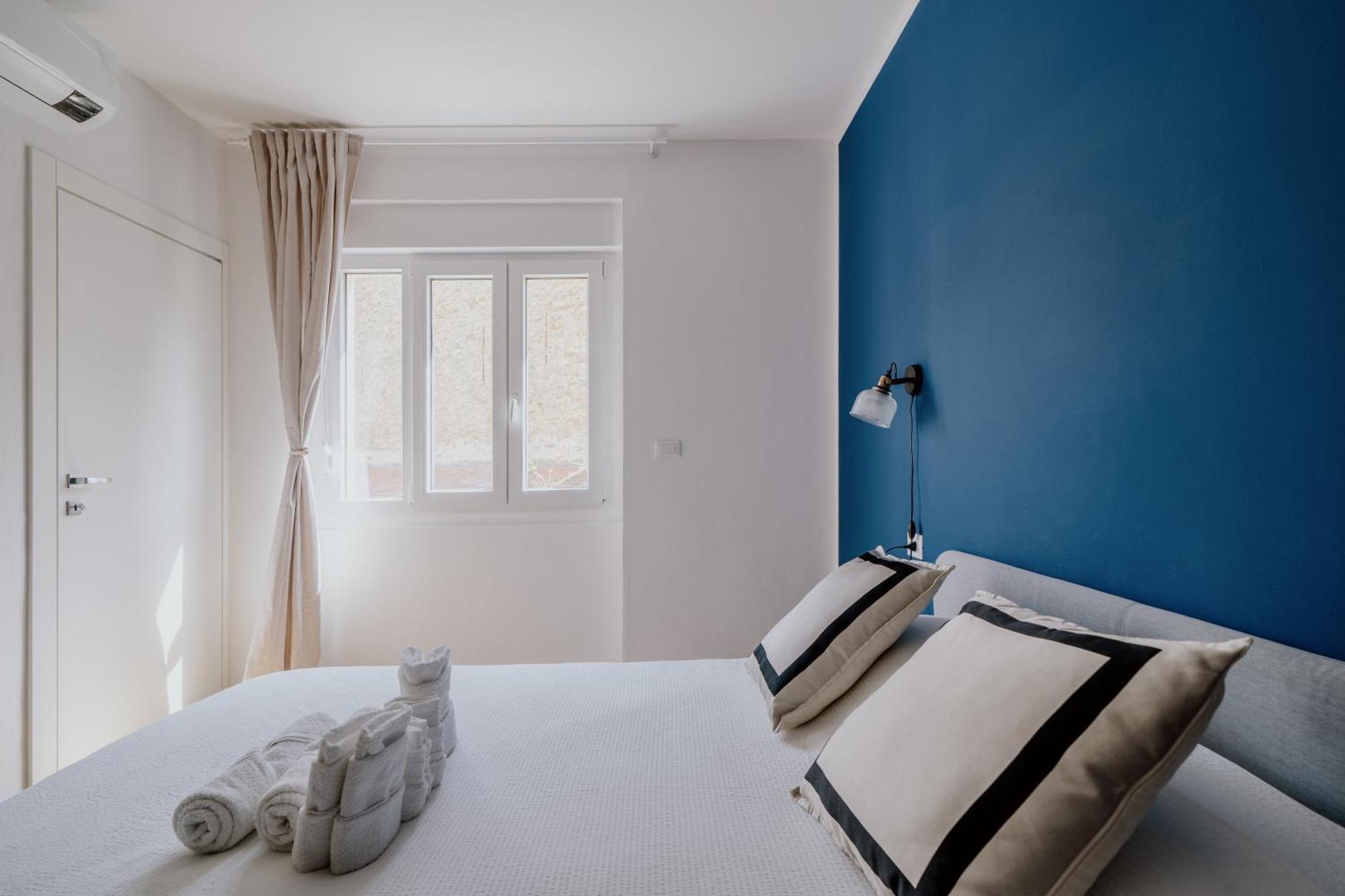 Elegante Appartamento In Marina Trieste Extérieur photo